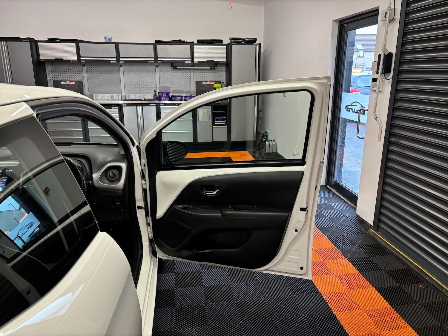 Used Toyota AYGO 2017 for sale - 77168714: Photo 37