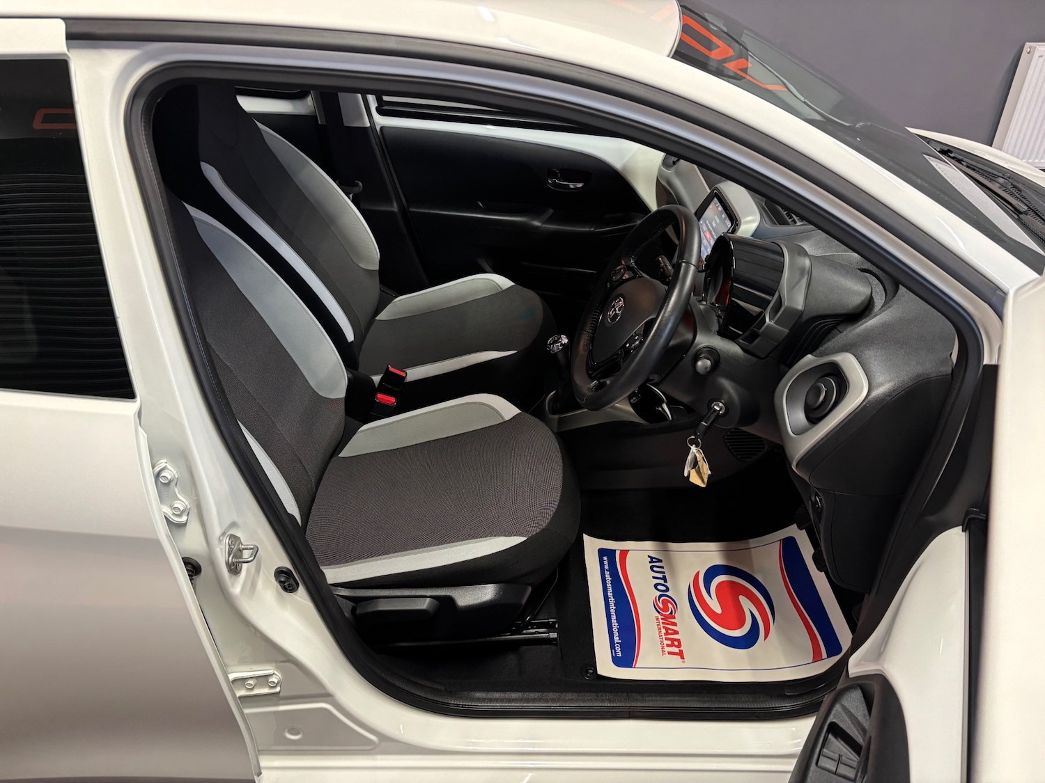 Used Toyota AYGO 2017 for sale - 77168714: Photo 40