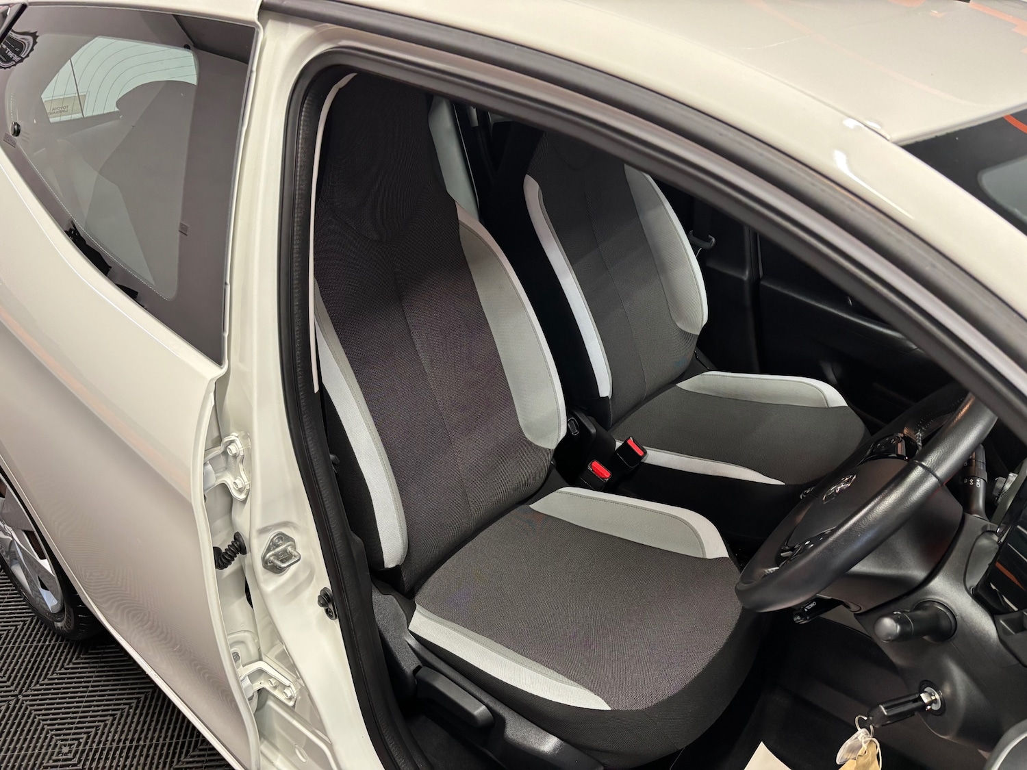 Used Toyota AYGO 2017 for sale - 77168714: Photo 41