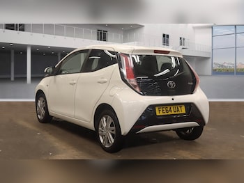 Used Toyota AYGO 2014 for sale - 76198775: Photo 2