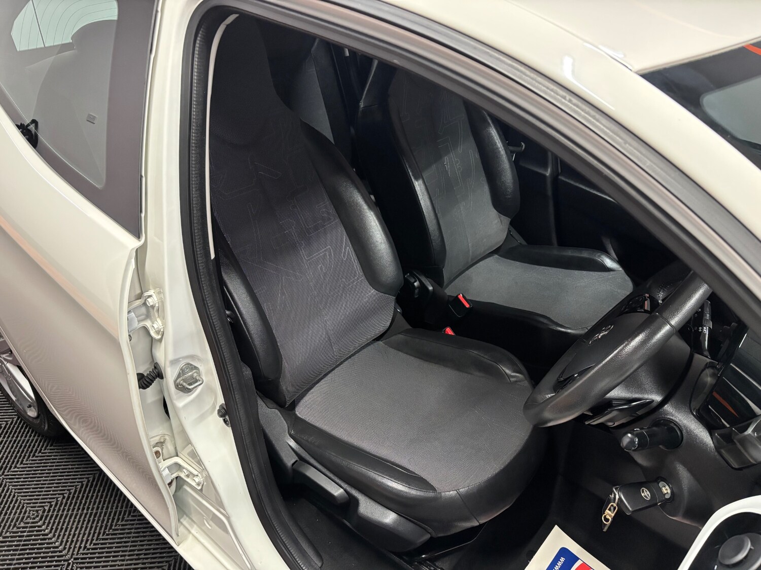 Used Toyota AYGO 2014 for sale - 76198775: Photo 41