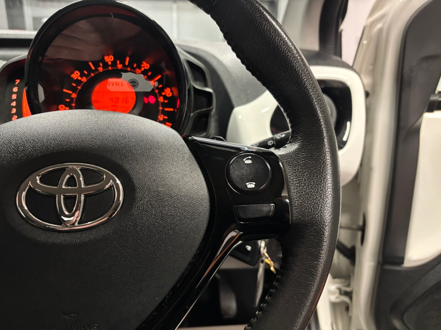 Used Toyota AYGO 2014 for sale - 76198775: Photo 52