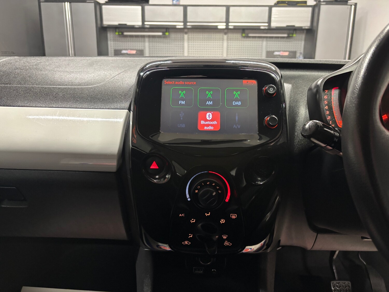 Used Toyota AYGO 2014 for sale - 76198775: Photo 56