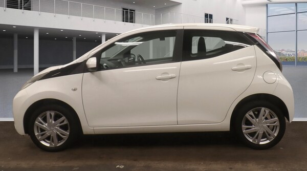 Used Toyota AYGO 2014 for sale - 76198775: Photo 5