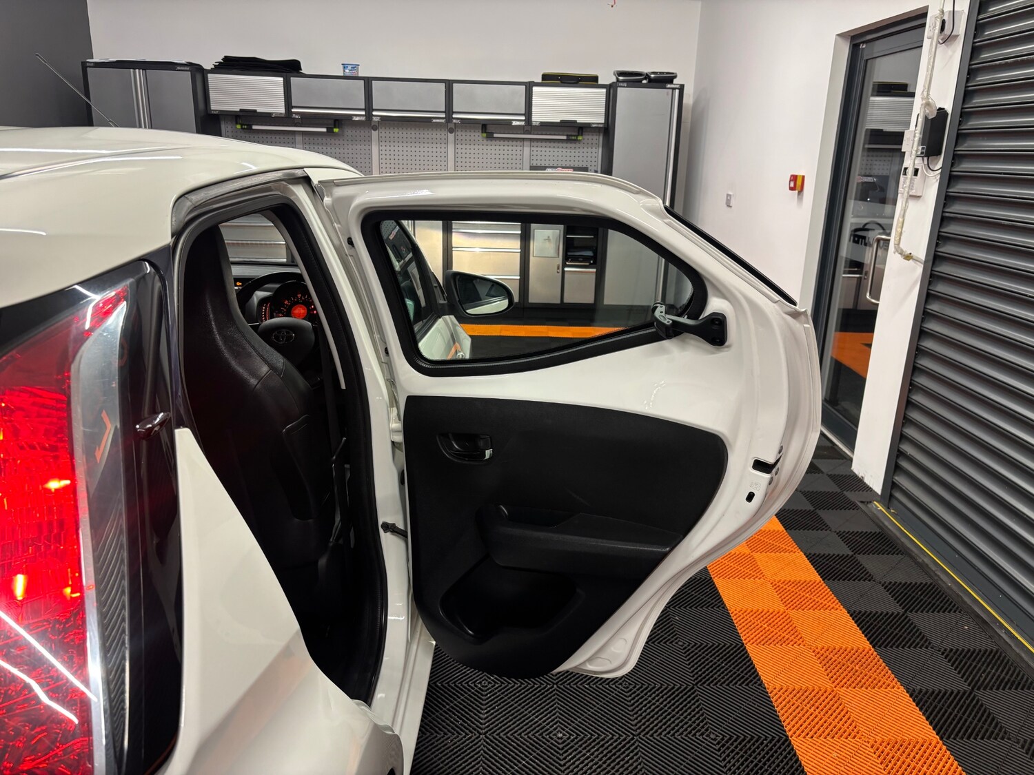 Used Toyota AYGO 2014 for sale - 76198775: Photo 60