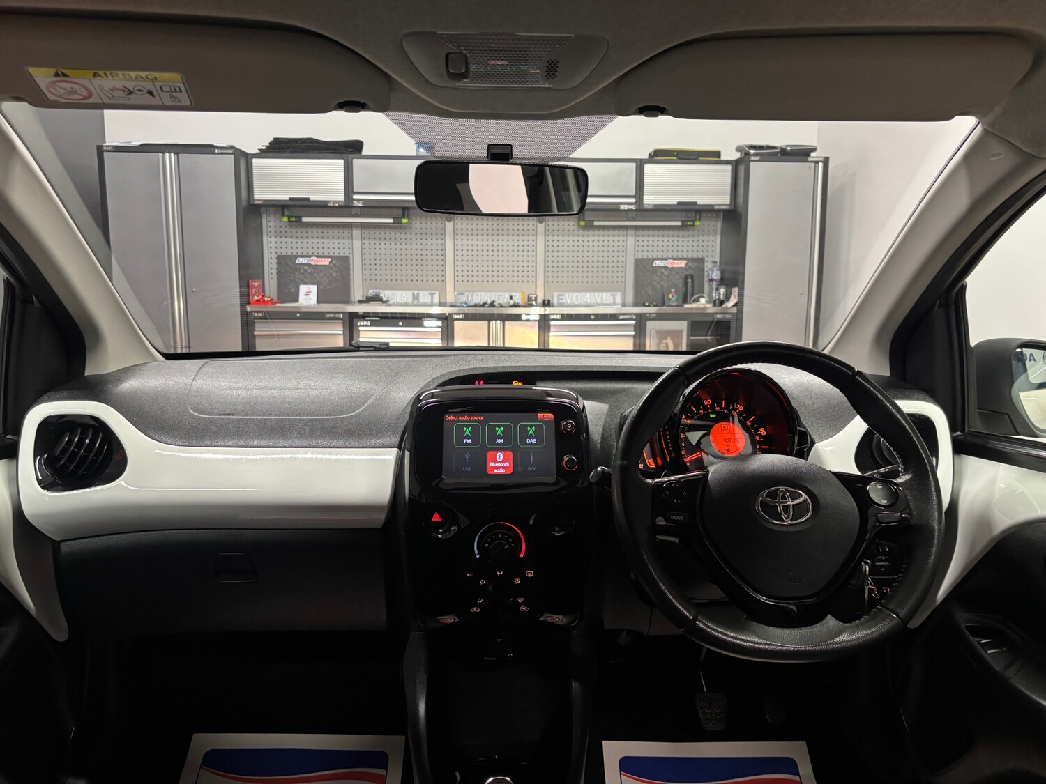 Used Toyota AYGO 2014 for sale - 76198775: Photo 63