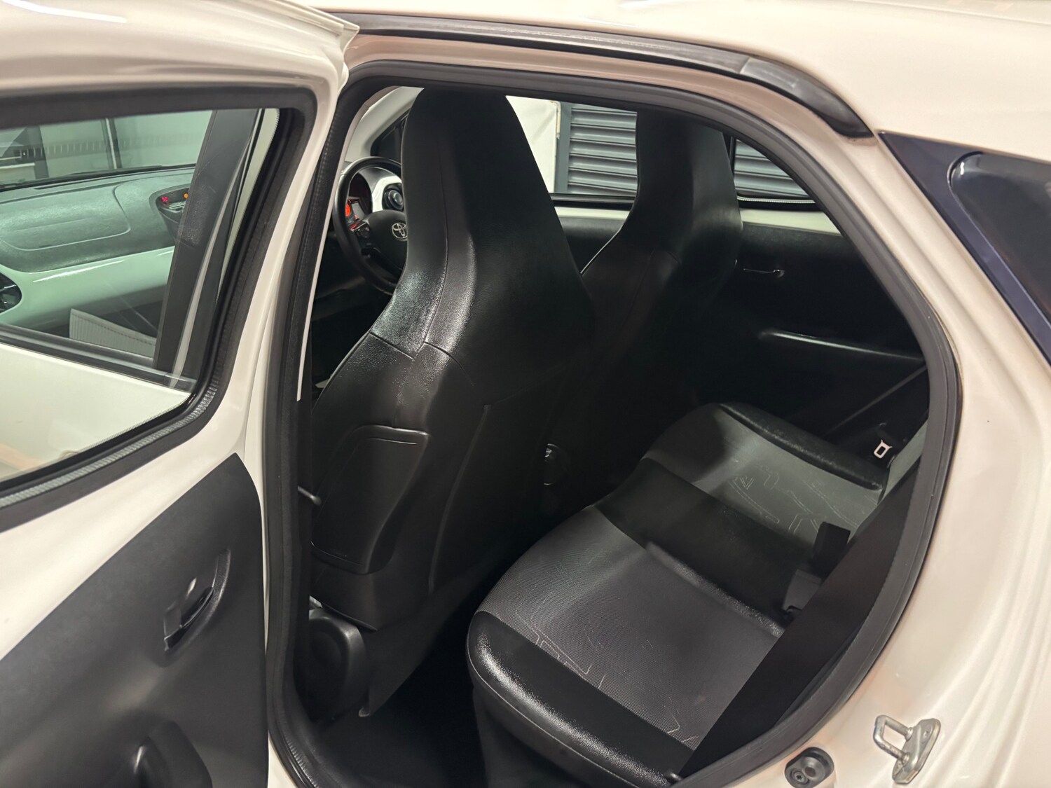 Used Toyota AYGO 2014 for sale - 76198775: Photo 77