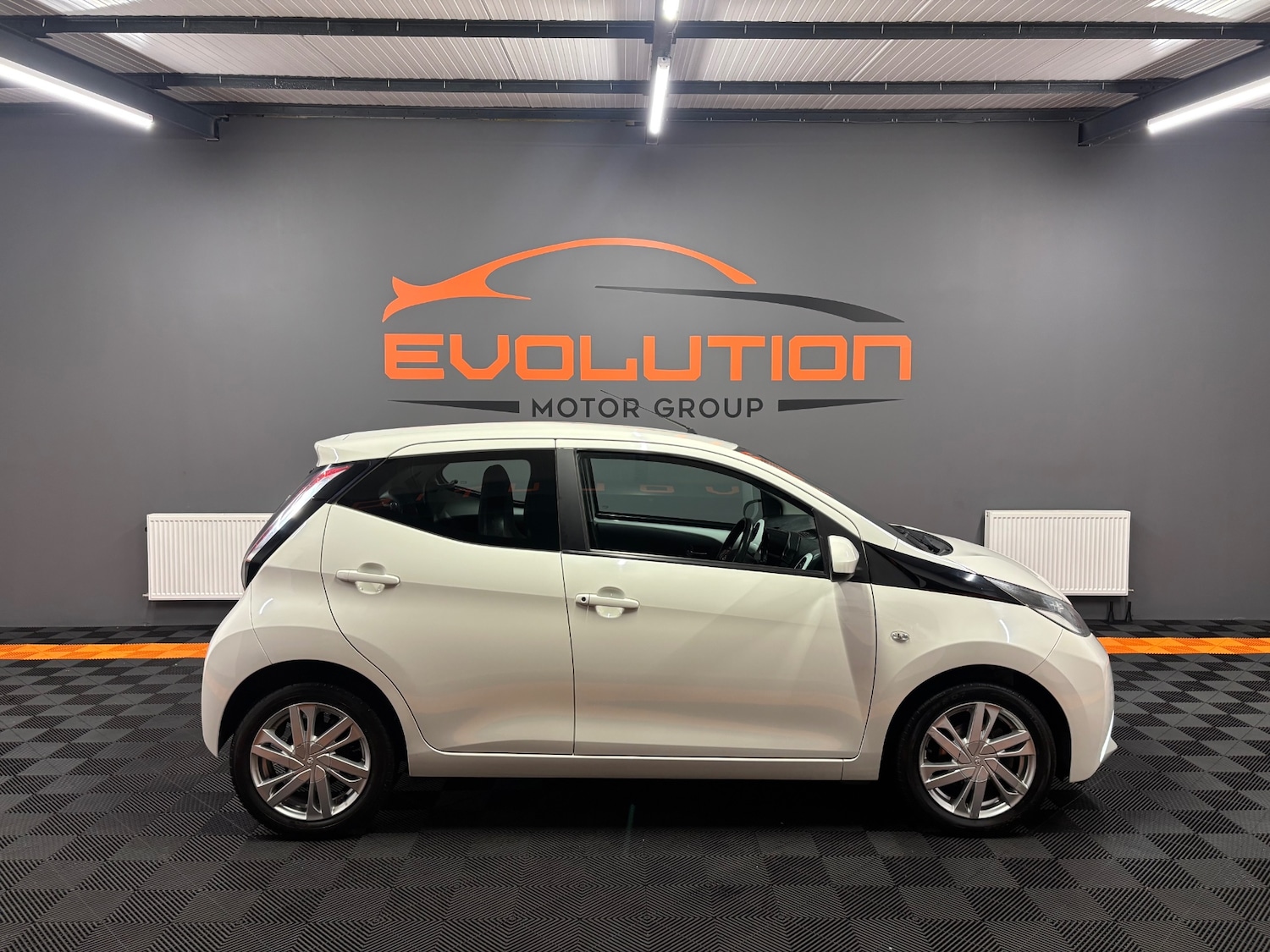 Used Toyota AYGO 2014 for sale - 76198775: Photo 8