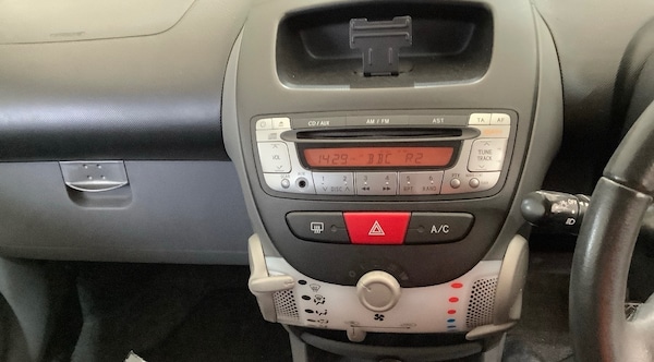 Used Toyota AYGO 2009 for sale - 76268193: Photo 8