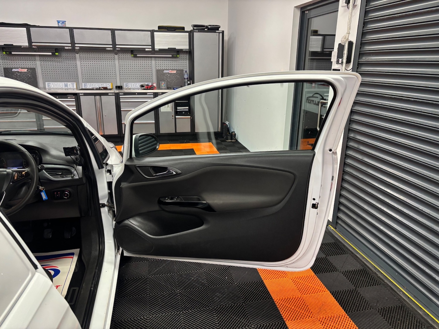 Used Vauxhall Corsa 2017 for sale - 76948568: Photo 31