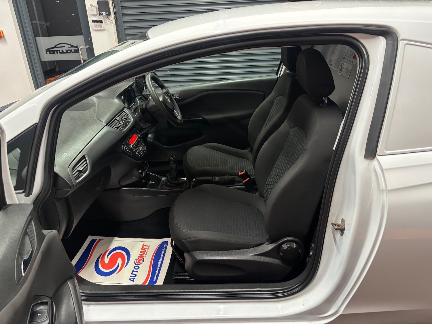 Used Vauxhall Corsa 2017 for sale - 76948568: Photo 45