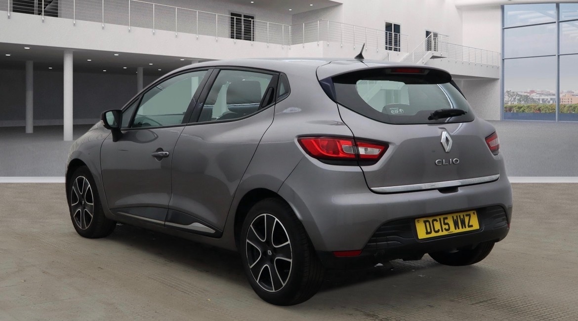 Used Renault Clio 2015 for sale - 77845219: Photo 2