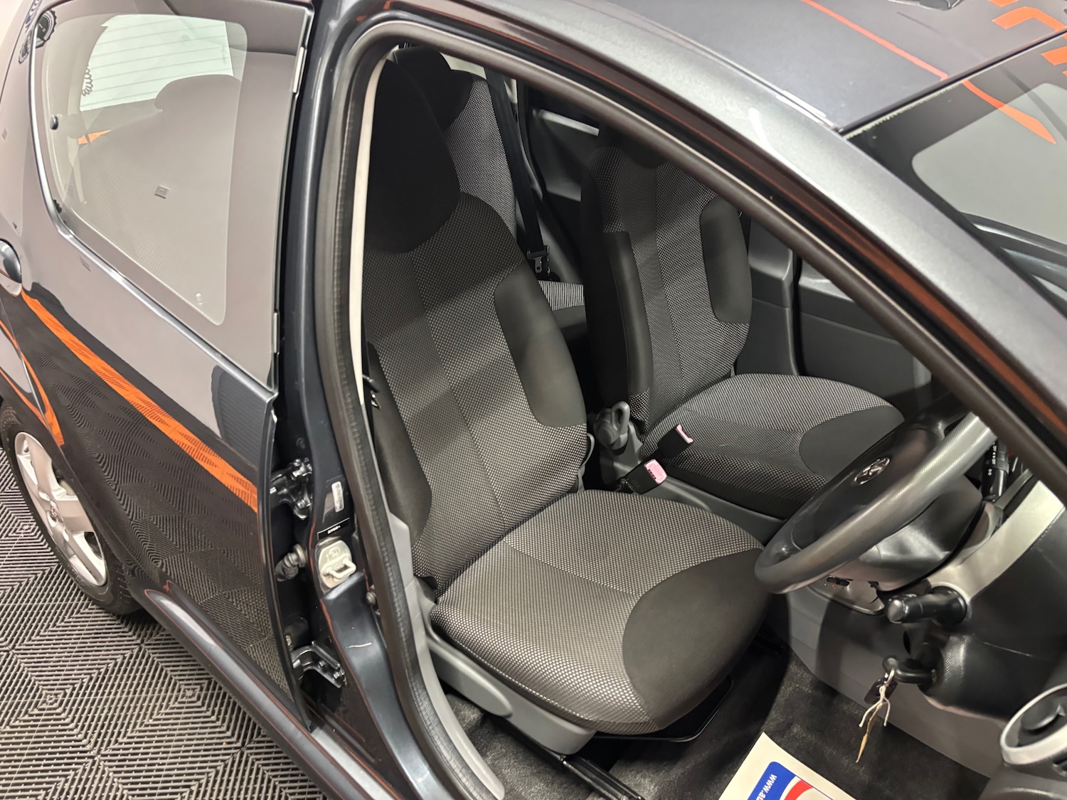 Used Toyota AYGO 2010 for sale - 76000503: Photo 40