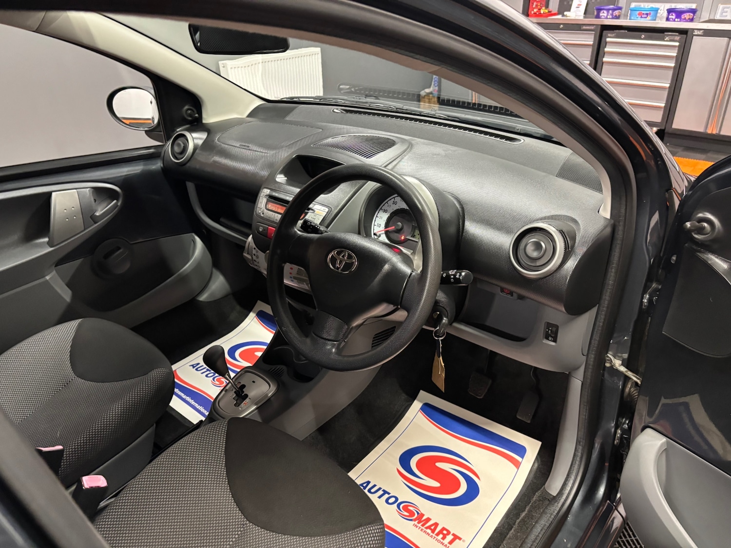 Used Toyota AYGO 2010 for sale - 76000503: Photo 69