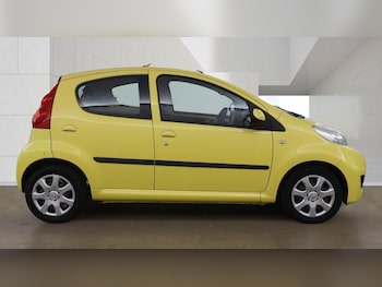 Used Peugeot 107 2010 for sale - 79542338: Photo