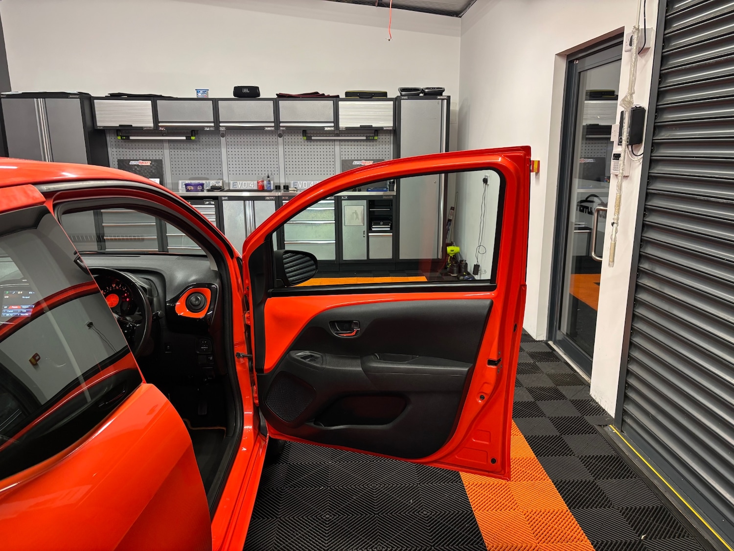 Used Toyota AYGO 2015 for sale - 76866590: Photo 40