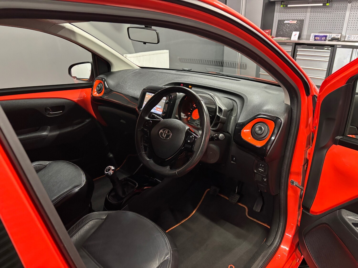 Used Toyota AYGO 2015 for sale - 76866590: Photo 42