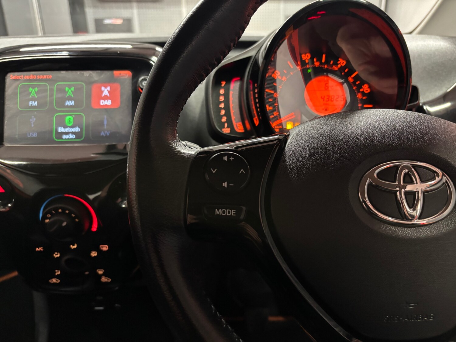 Used Toyota AYGO 2015 for sale - 76866590: Photo 54