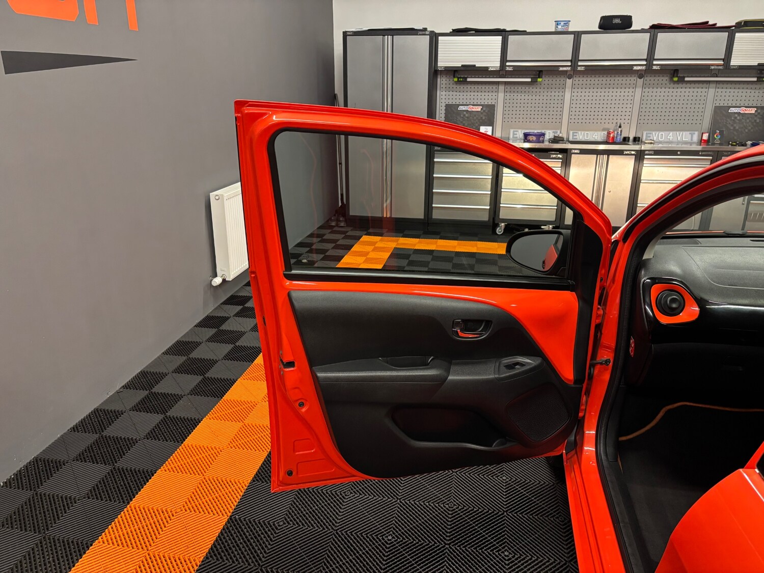 Used Toyota AYGO 2015 for sale - 76866590: Photo 60