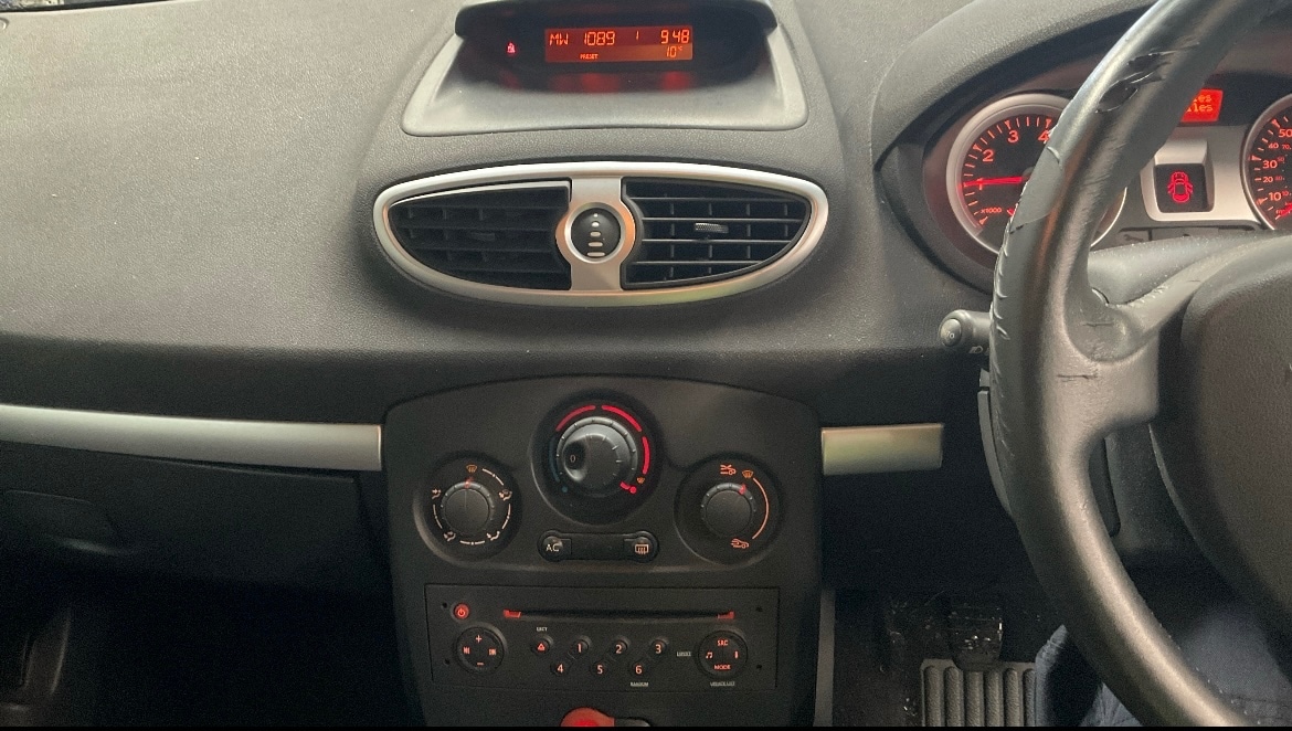 Used Renault Clio 2009 for sale - 76866601: Photo 10