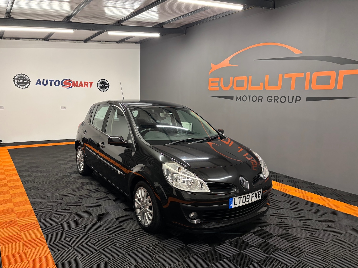 Used Renault Clio 2009 for sale - 76866601: Photo 11