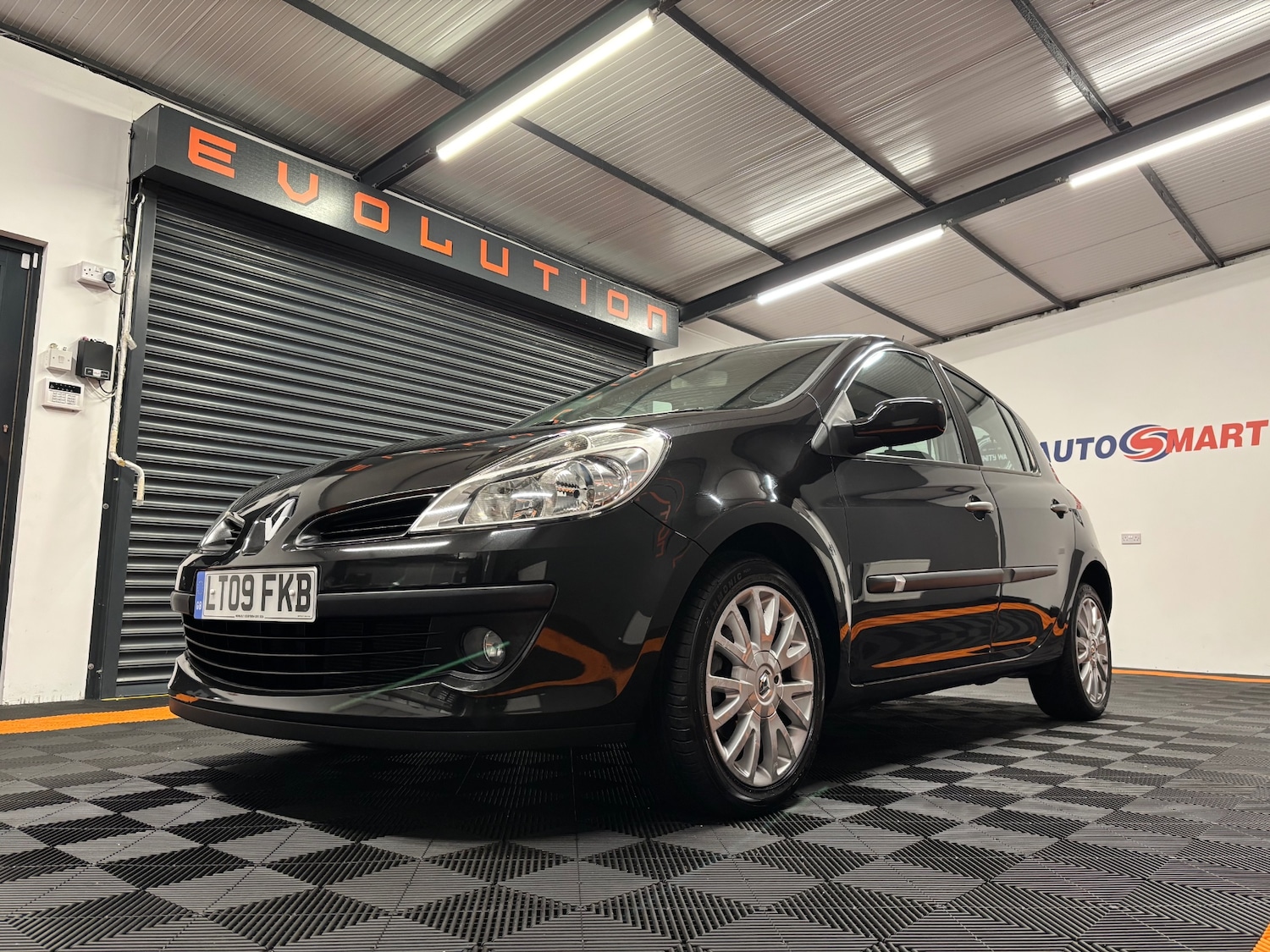 Used Renault Clio 2009 for sale - 76866601: Photo 14