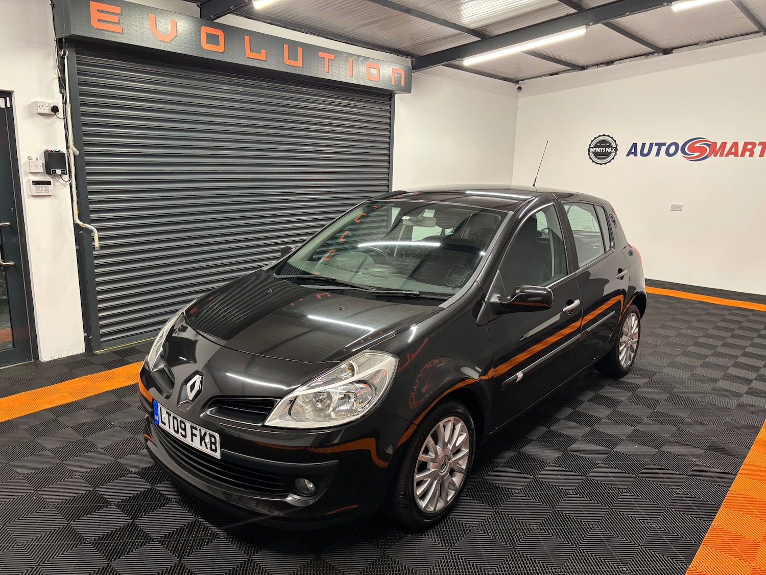 Used Renault Clio 2009 for sale - 76866601: Photo 18