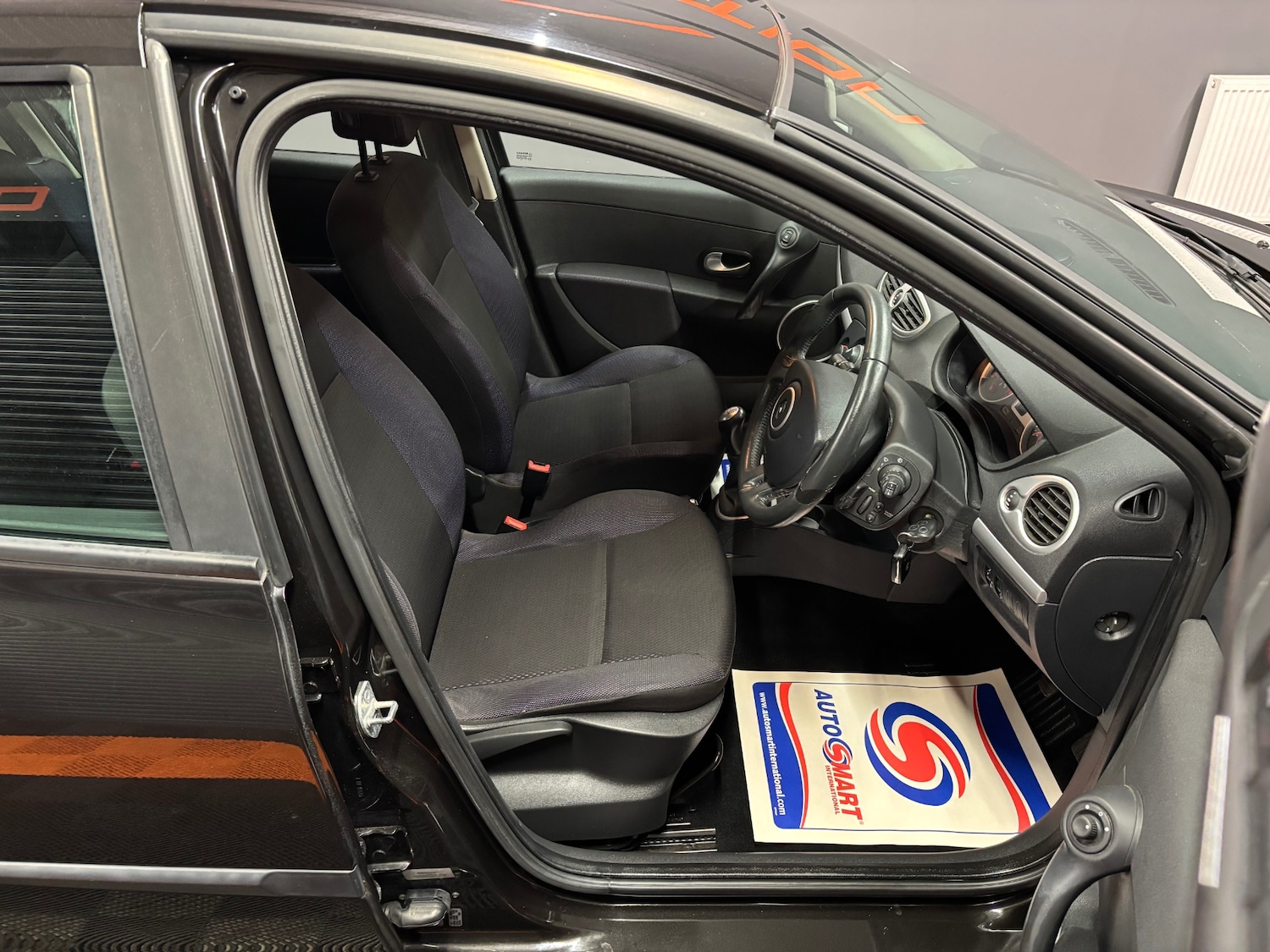 Used Renault Clio 2009 for sale - 76866601: Photo 36