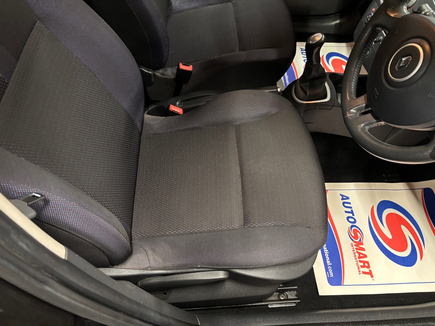 Used Renault Clio 2009 for sale - 76866601: Photo 38