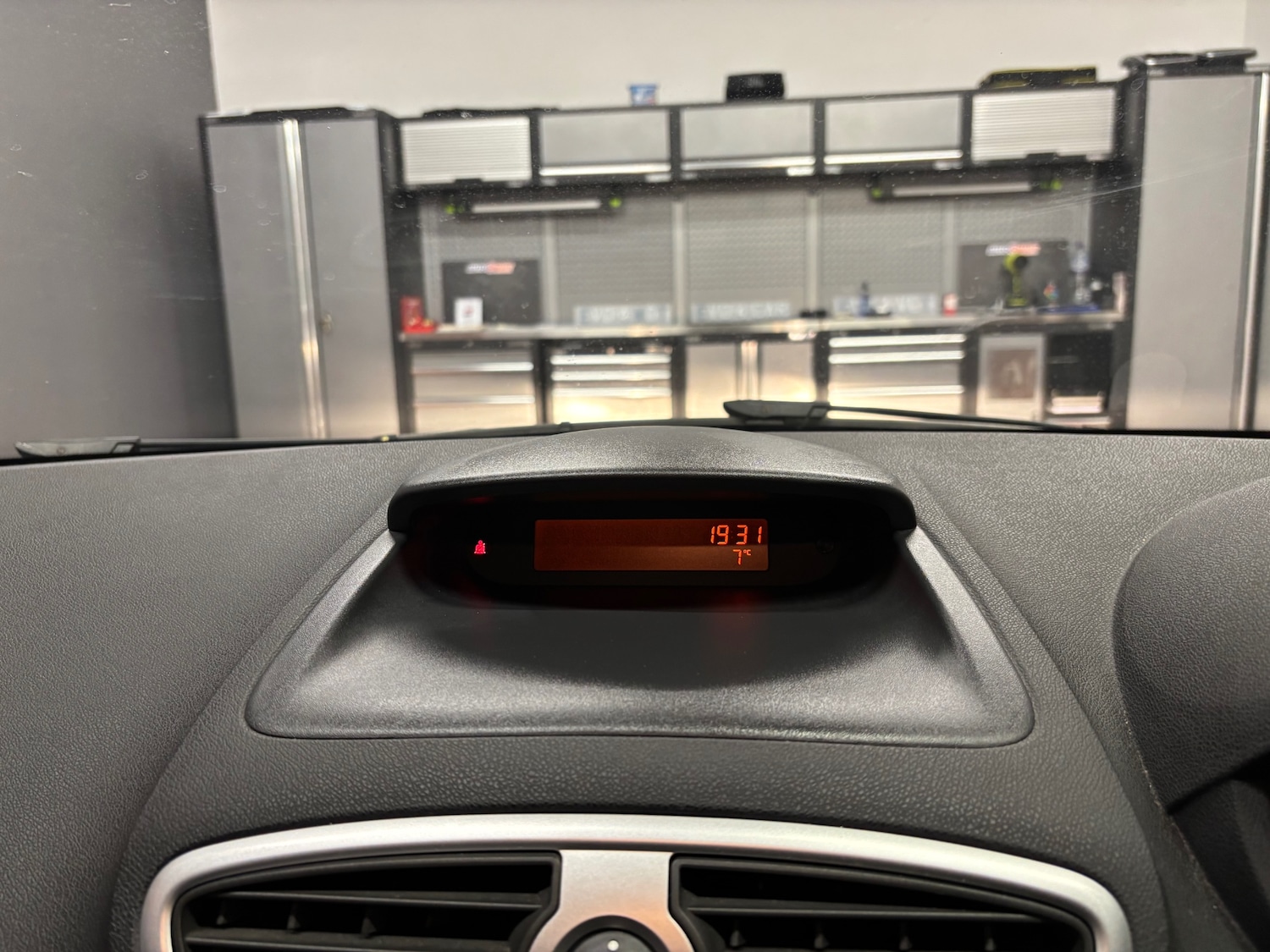 Used Renault Clio 2009 for sale - 76866601: Photo 41