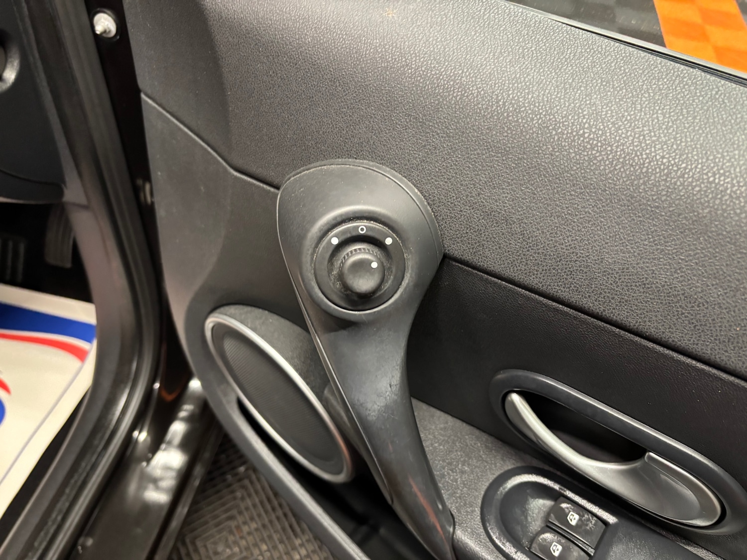 Used Renault Clio 2009 for sale - 76866601: Photo 46