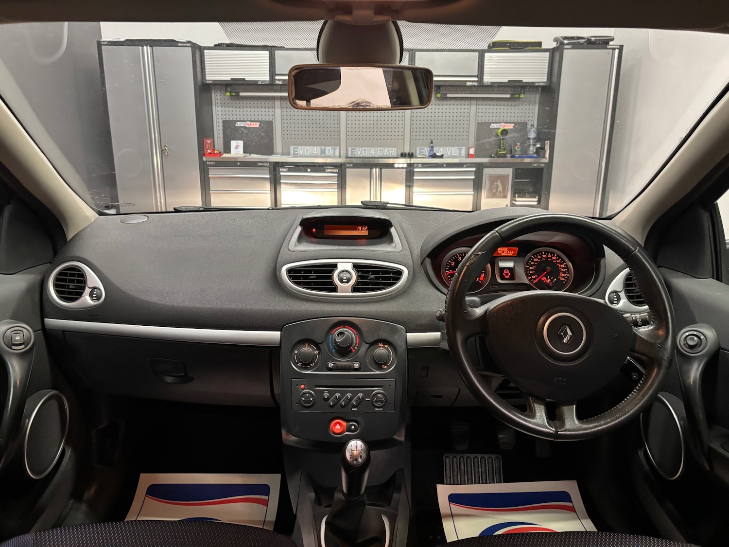 Used Renault Clio 2009 for sale - 76866601: Photo 49