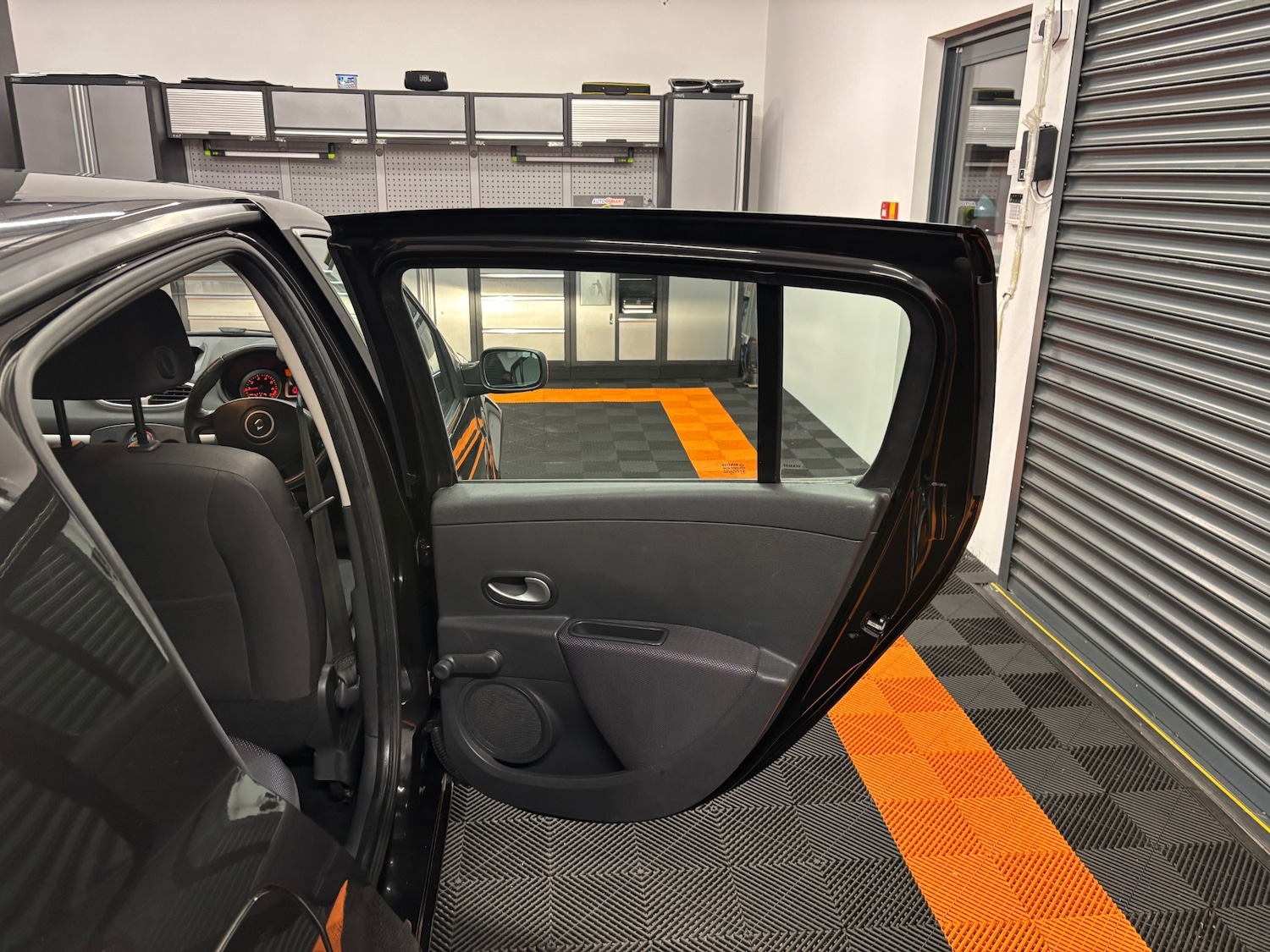 Used Renault Clio 2009 for sale - 76866601: Photo 50