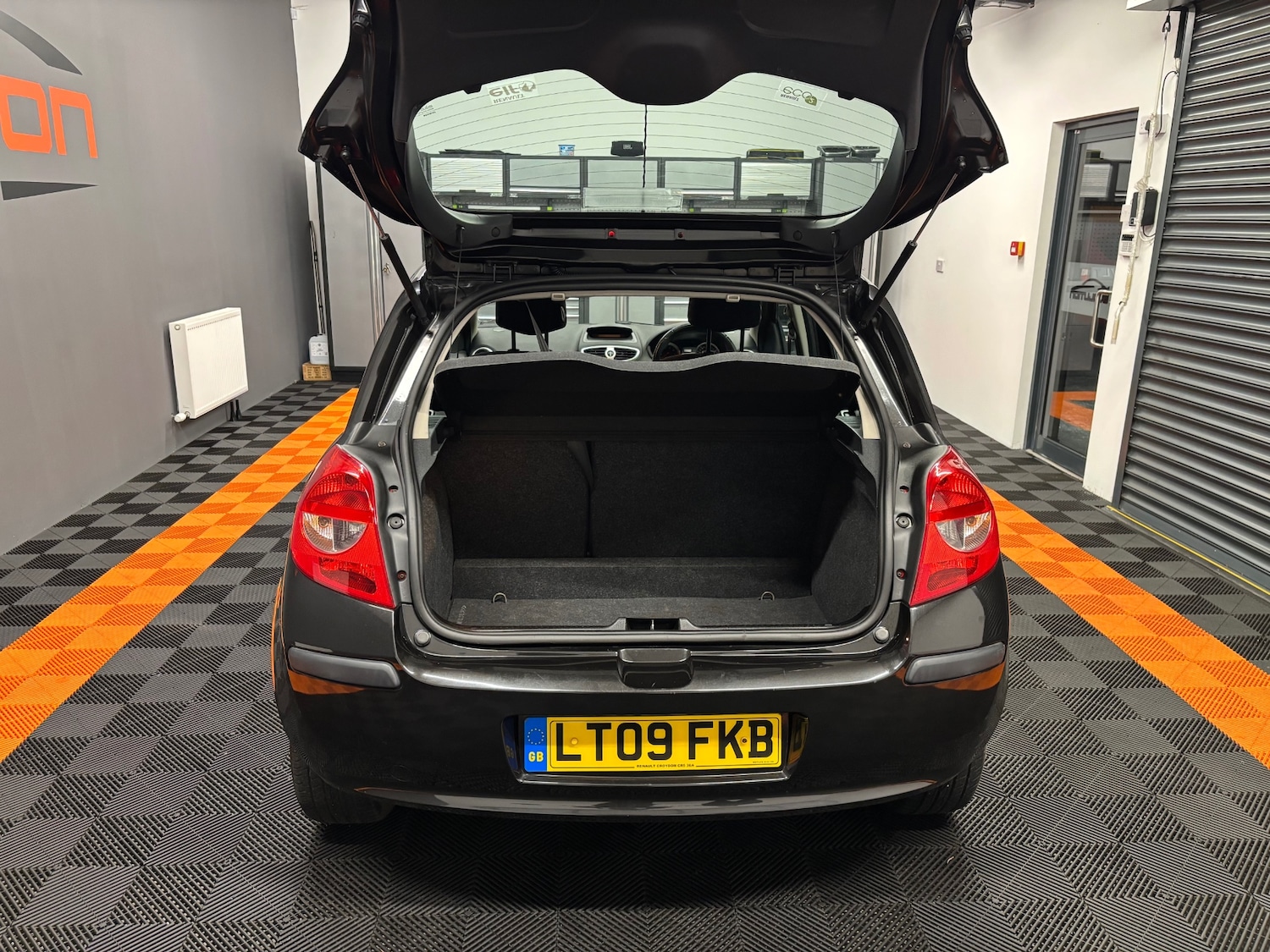 Used Renault Clio 2009 for sale - 76866601: Photo 52