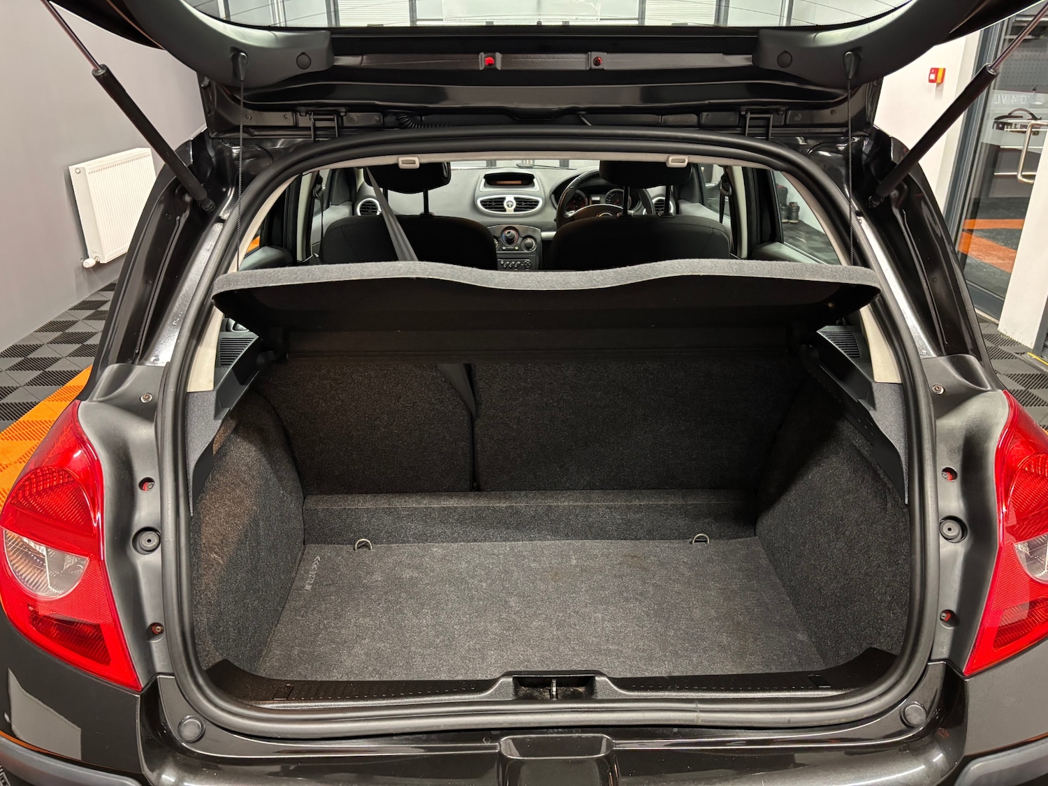 Used Renault Clio 2009 for sale - 76866601: Photo 54