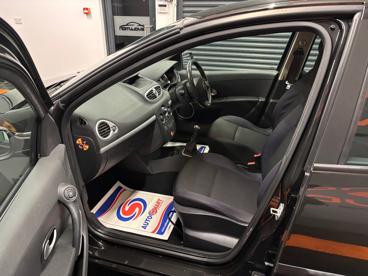 Used Renault Clio 2009 for sale - 76866601: Photo 58