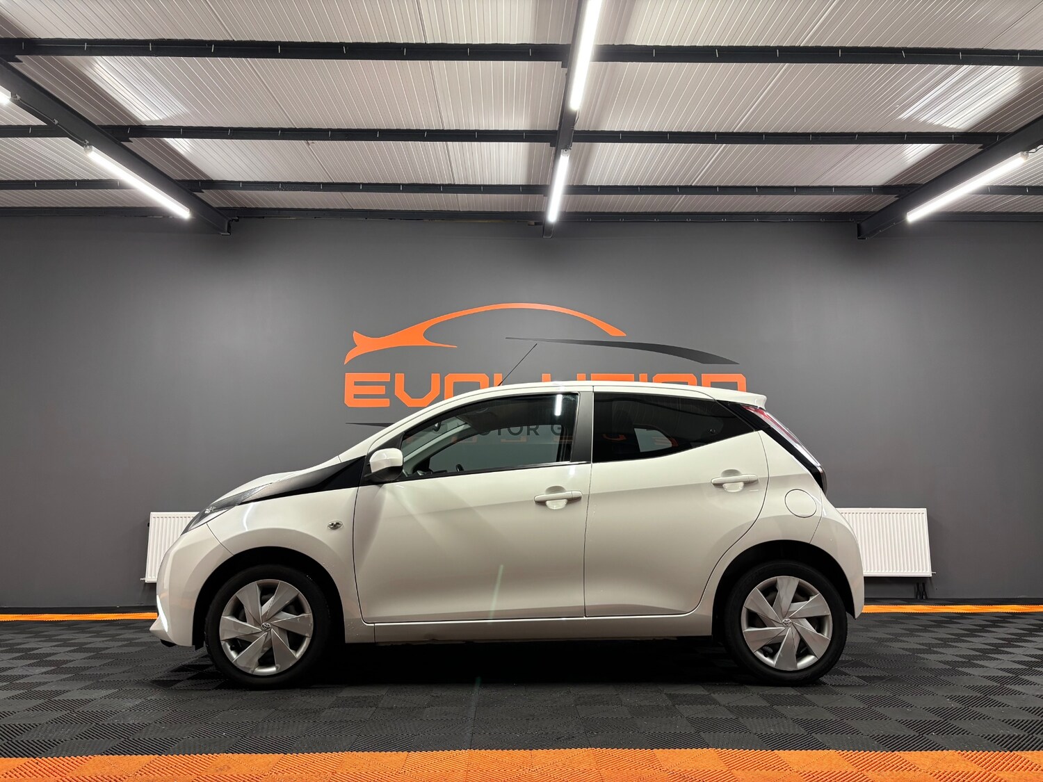 Used Toyota AYGO 2015 for sale - 77482642: Photo 10