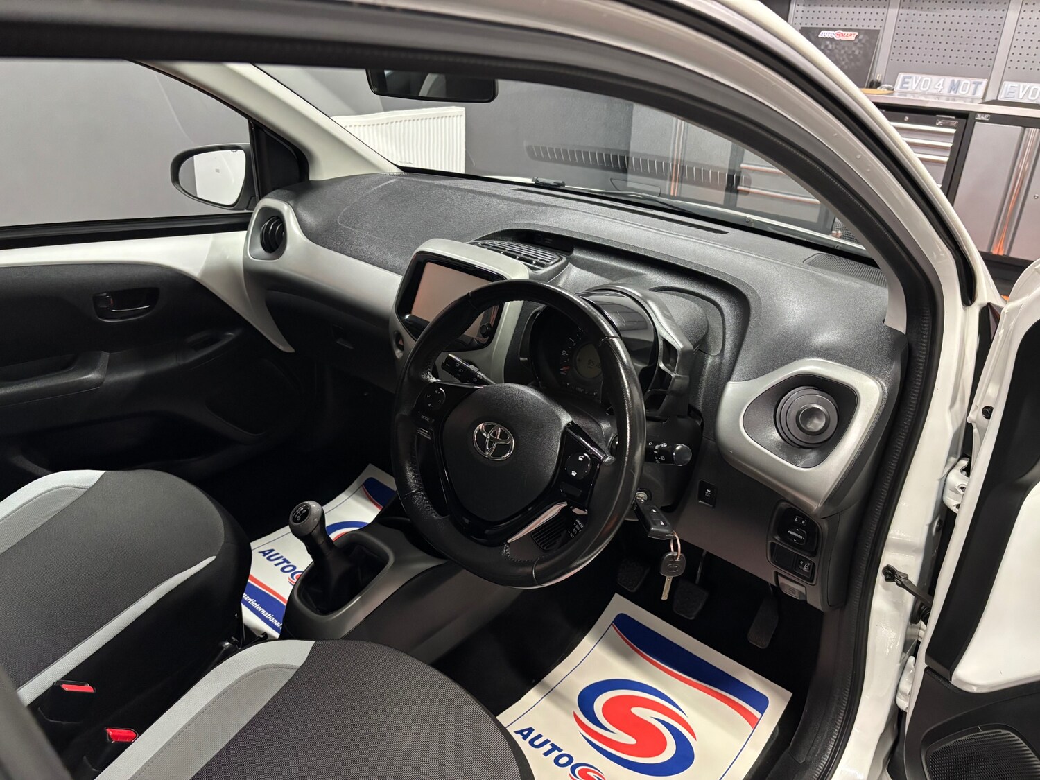 Used Toyota AYGO 2015 for sale - 77482642: Photo 42