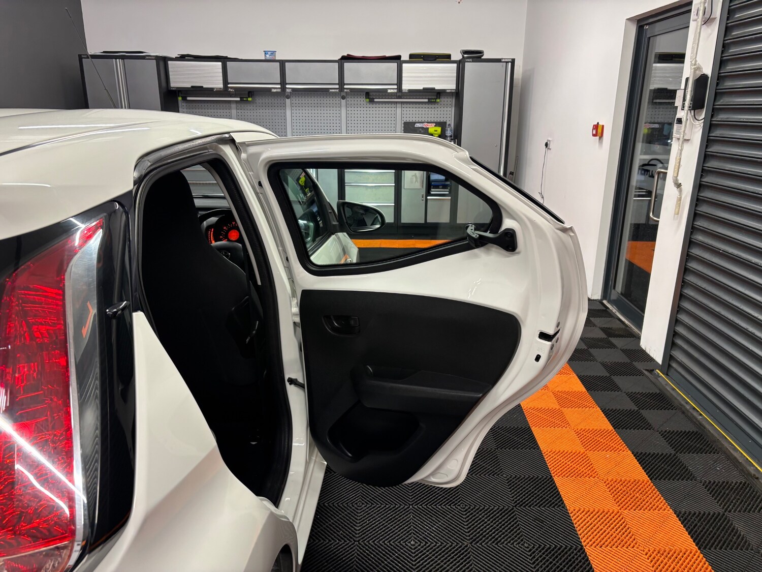 Used Toyota AYGO 2015 for sale - 77482642: Photo 62