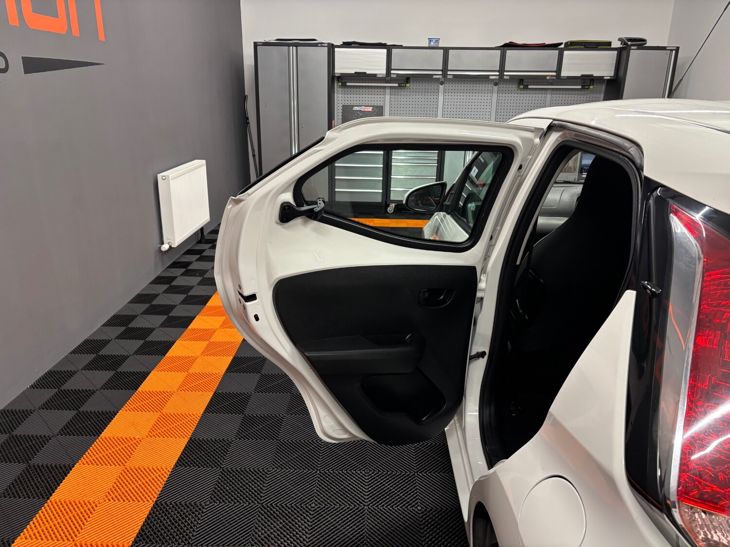 Used Toyota AYGO 2015 for sale - 77482642: Photo 65