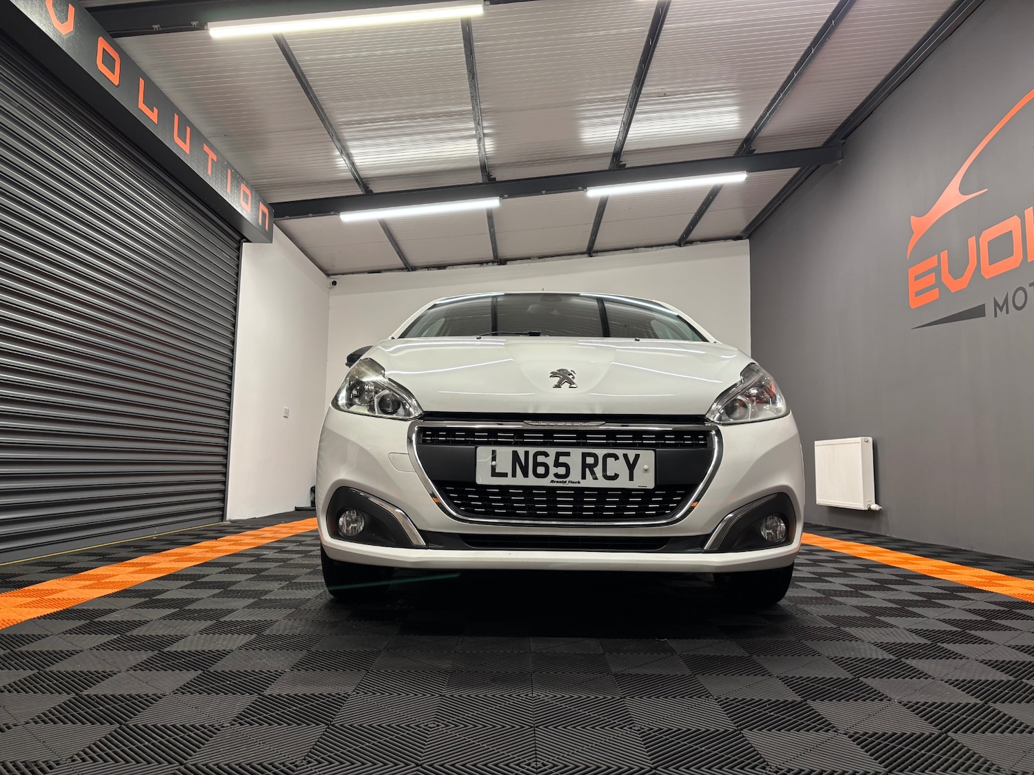 Used Peugeot 208 2015 for sale - 76381369: Photo 14