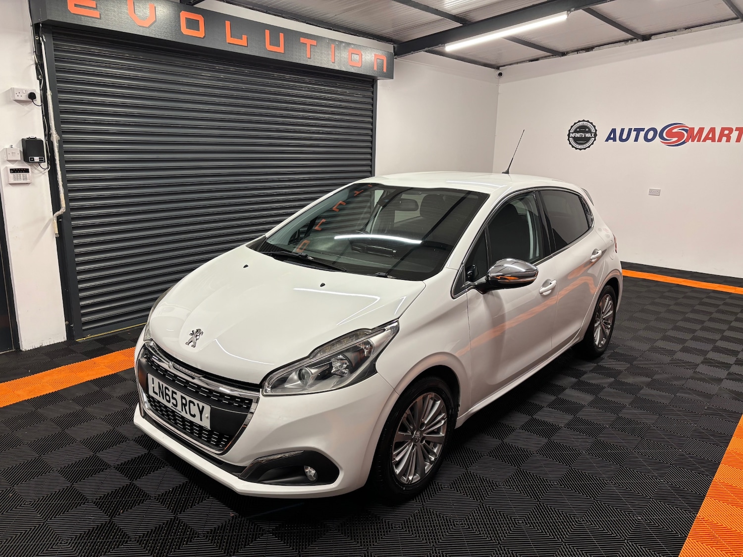 Used Peugeot 208 2015 for sale - 76381369: Photo 16