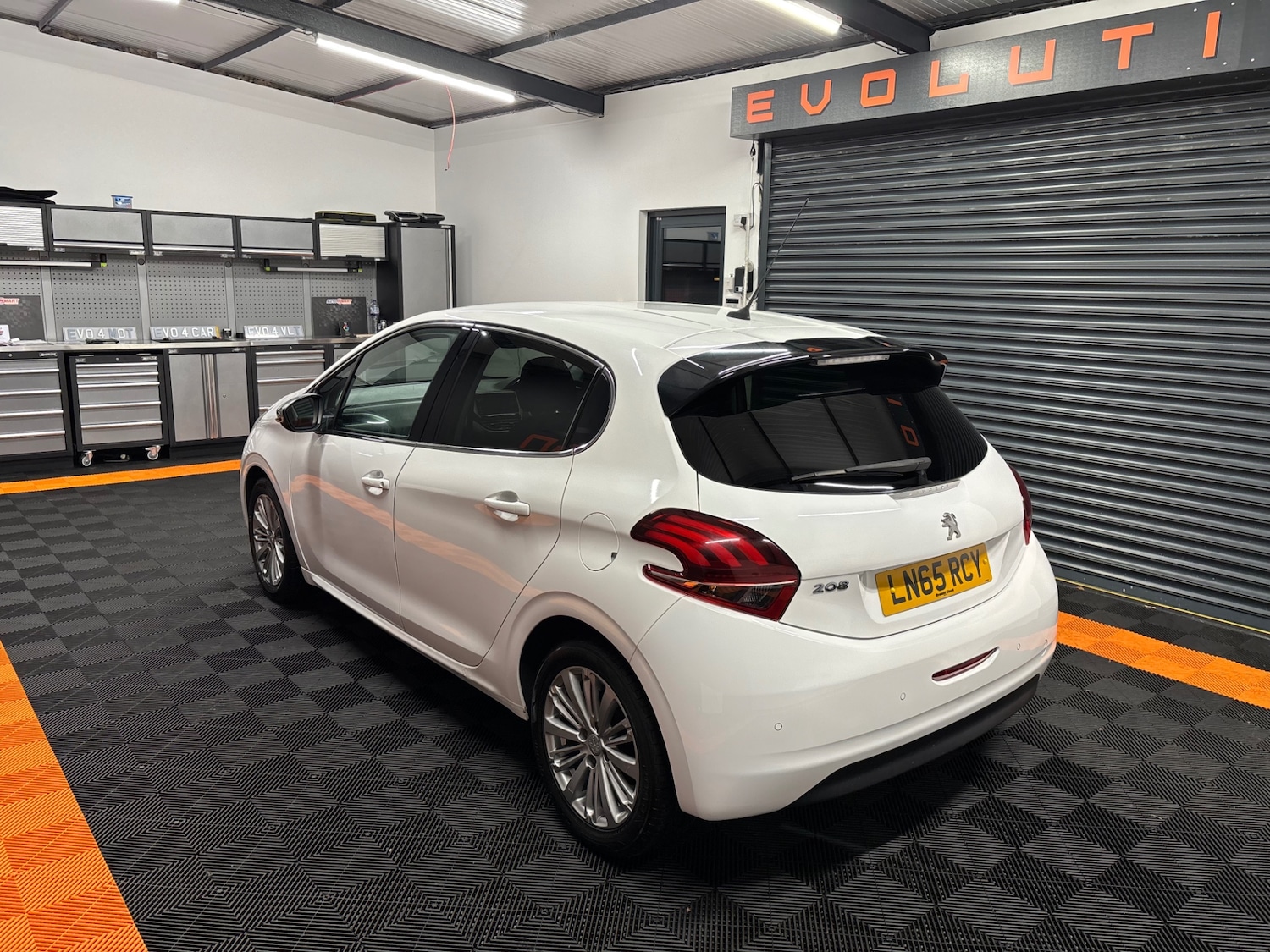 Used Peugeot 208 2015 for sale - 76381369: Photo 21