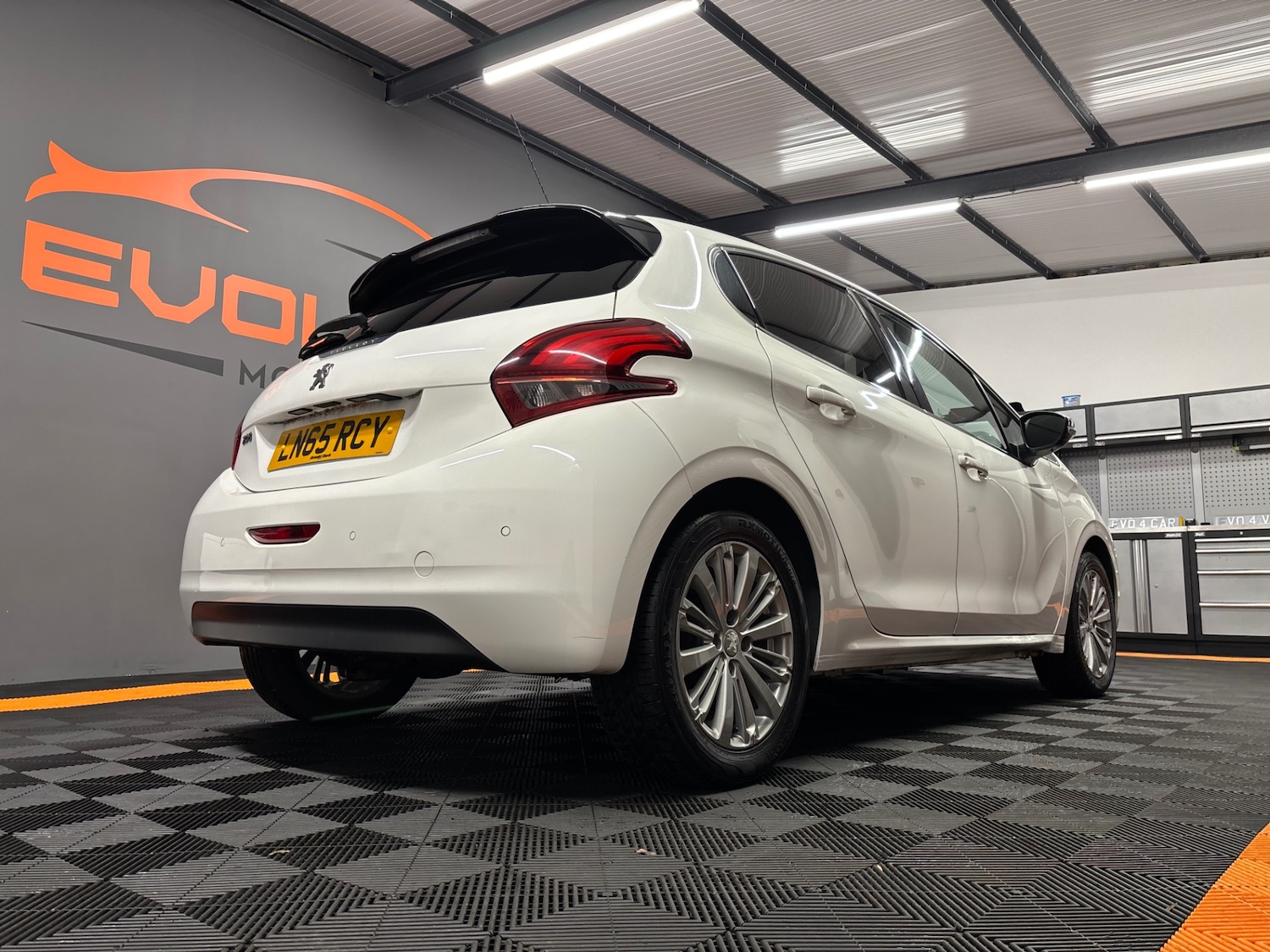 Used Peugeot 208 2015 for sale - 76381369: Photo 24