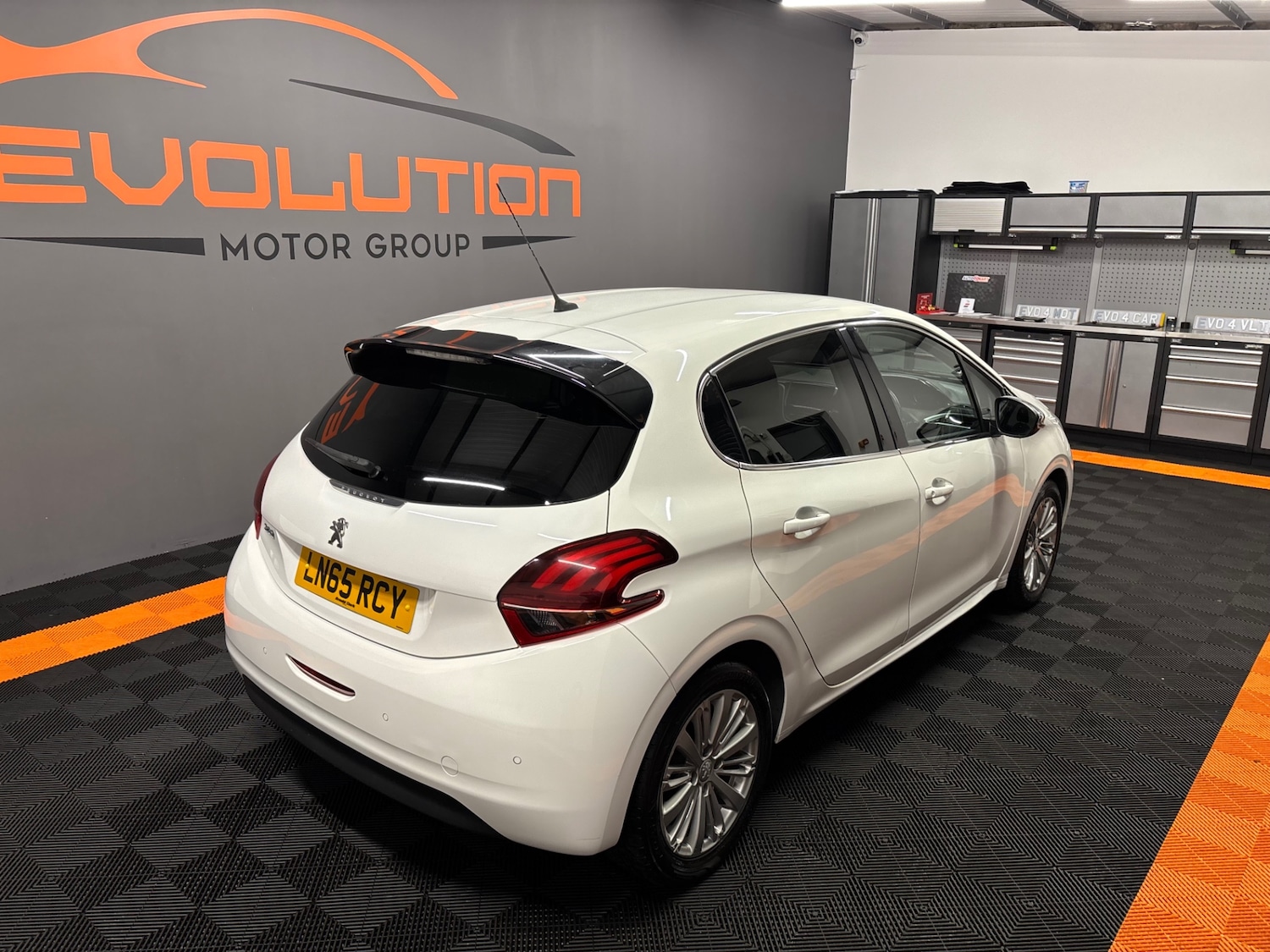 Used Peugeot 208 2015 for sale - 76381369: Photo 25