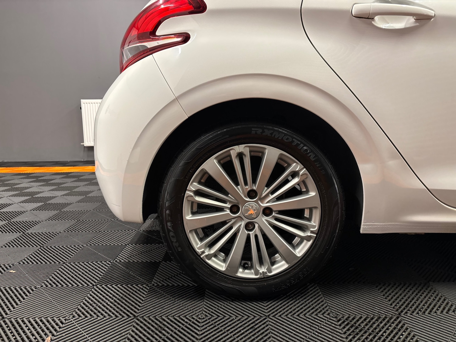 Used Peugeot 208 2015 for sale - 76381369: Photo 30