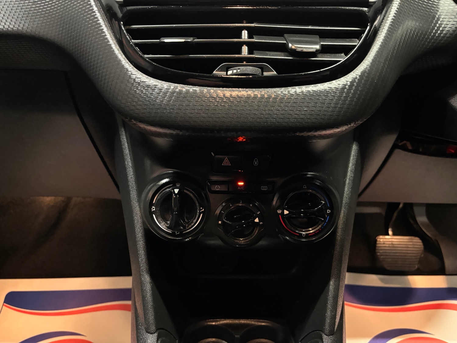 Used Peugeot 208 2015 for sale - 76381369: Photo 42