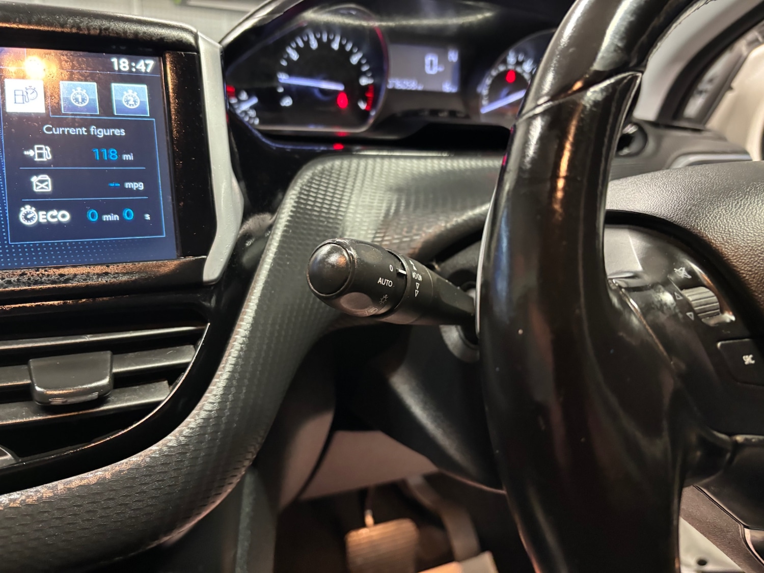 Used Peugeot 208 2015 for sale - 76381369: Photo 43