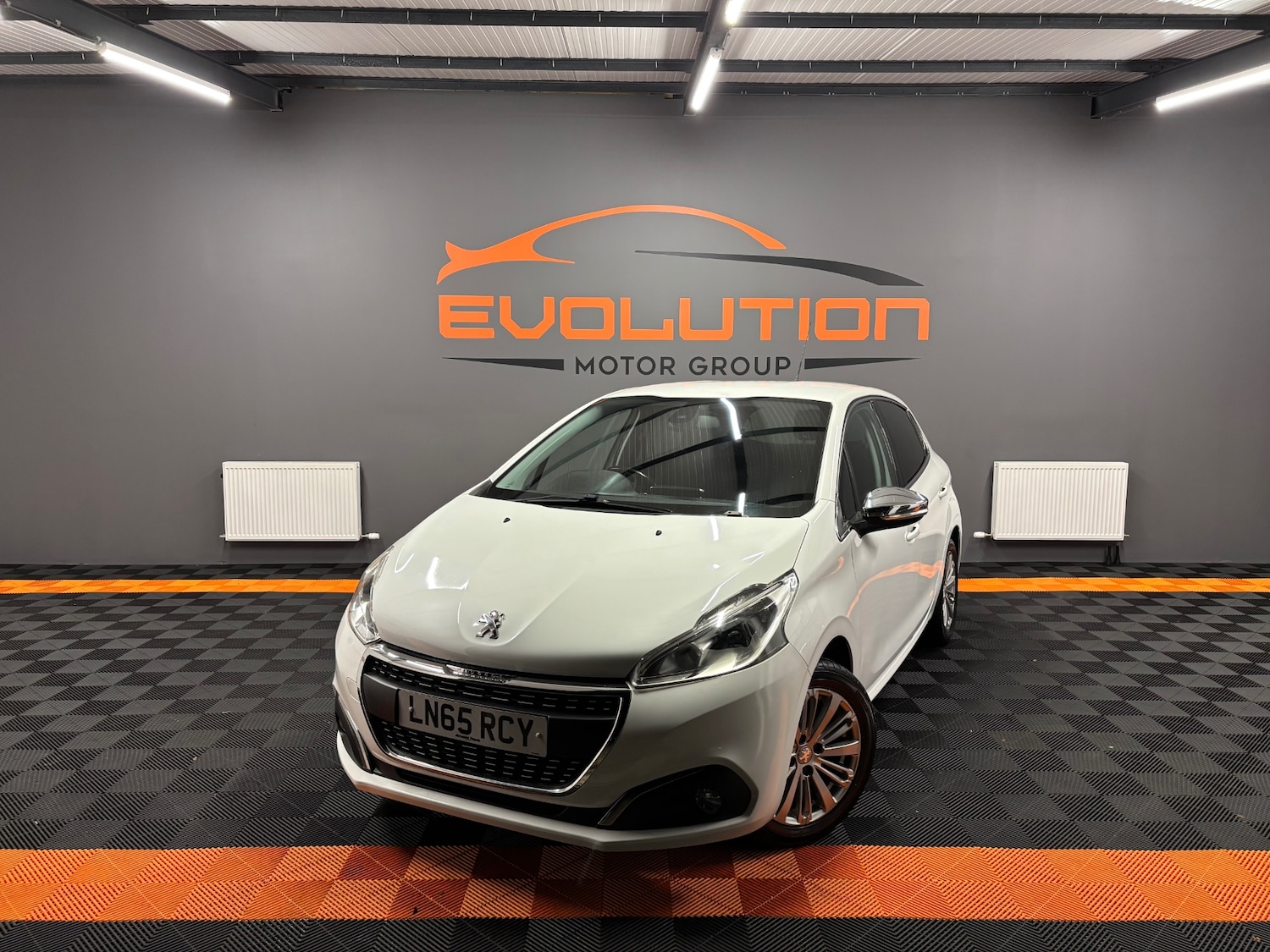 Used Peugeot 208 2015 for sale - 76381369: Photo 5