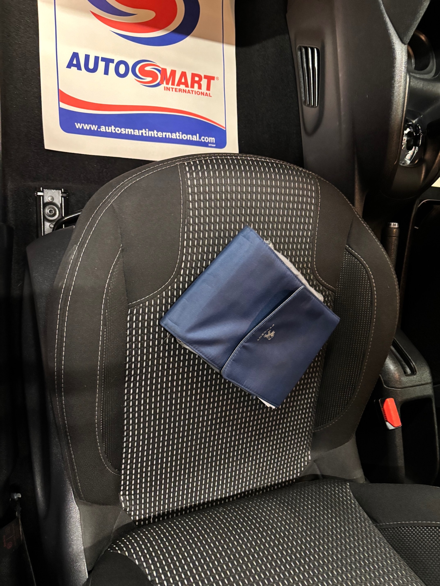 Used Peugeot 208 2015 for sale - 76381369: Photo 51